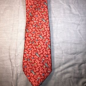 Vineyard vines tie coral pink fish scuba